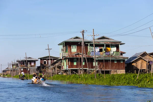 Inle Lake Myanmar Noviembre 2014 Pueblos Flotantes Inle Lake Myanmar — Foto de Stock