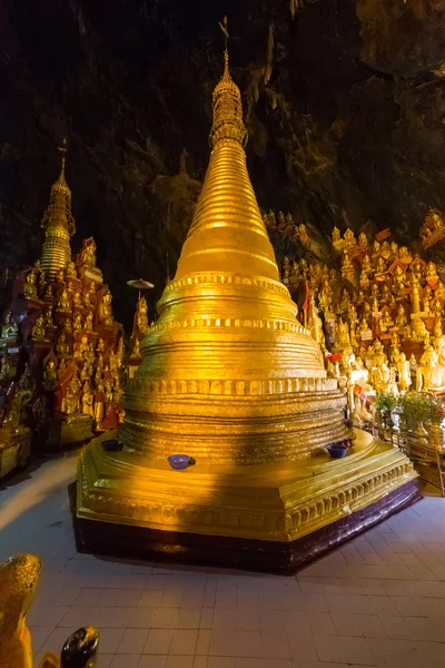 Pindaya Myanmar Novembre 2014 Statue Dorate Dei Buddha Nelle Grotte — Foto Stock