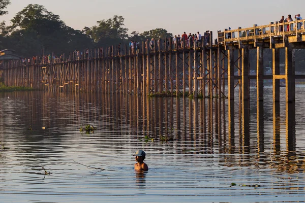 Amarapura Myanmar November 2014 Beins Bridge Longest Teak Footbridge World — Stock Photo, Image
