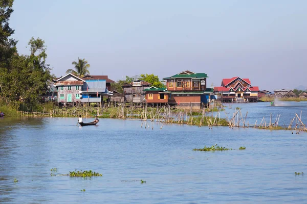 Inle Lake Myanmar Noviembre 2014 Pueblos Flotantes Inle Lake Myanmar — Foto de Stock