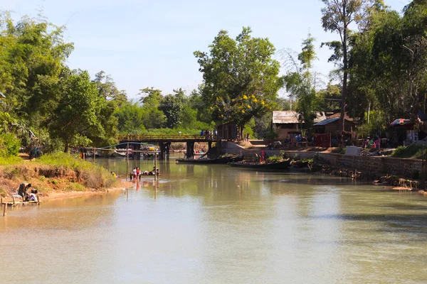 ダイン コーンパペン村 インレー湖ミャンマー インレー湖で ミャンマー 2014 — ストック写真