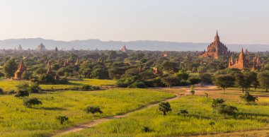Gün batımında, Bagan tapınaklarda Myanmar