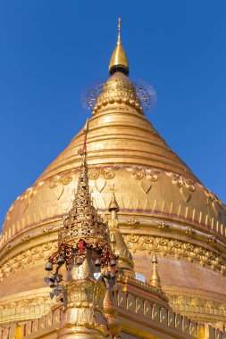 Güzel Shwezigon selami Pagoda, ünlü Bagan Myanmar
