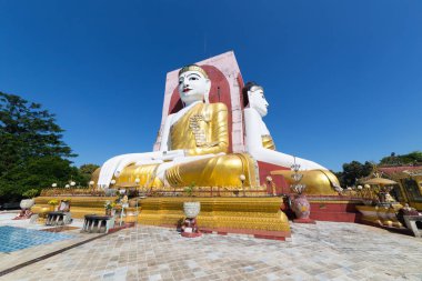 Buda Kyaikpun Buda, Bago, Myanmar, dört yüz.