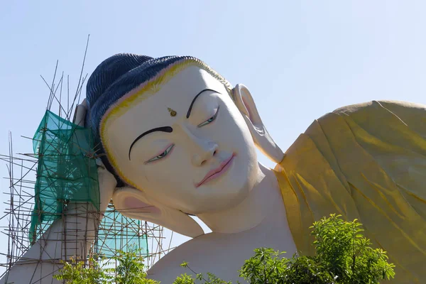 Buddha Shwethalyaung Sdraiato Buddha Nel Lato Ovest Bago Myanmar — Foto Stock