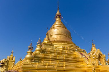 Kuthodaw Pagoda Mandalay, Myanmar içinde