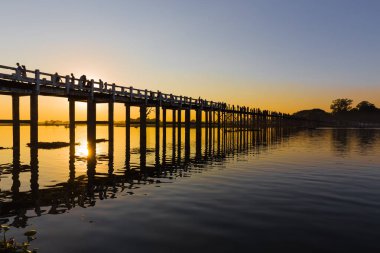 U Beins Köprüsü, mandalay, Myanmar yakınındaki Amarapura dünyanın en uzun tik yaya köprüsü