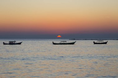 Gün batımında, Ngapali Beach'te Myanmar