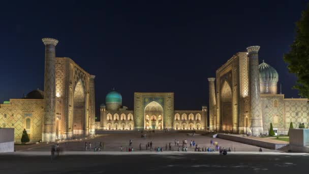 Время Площади Регистан Ночью Самарканде Узбекистан — стоковое видео