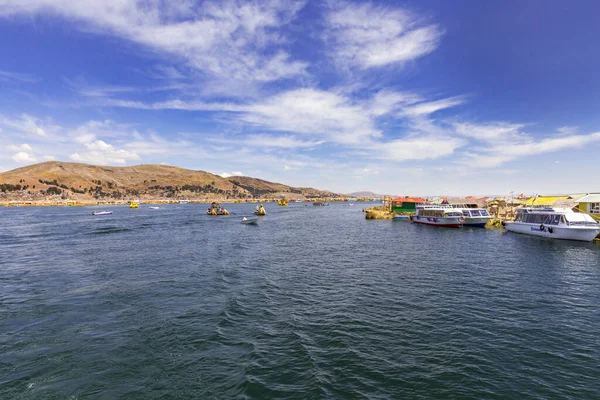 Puno Peru Setembro 2018 Uros Floating Islands Titikaka Lake Border — Fotografia de Stock