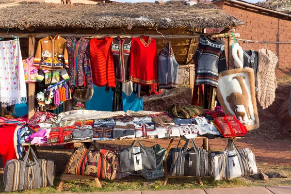 Mercato Artigianale Con Prodotti Tessili Alpaca Fatti Mano Presso Sito — Foto Stock