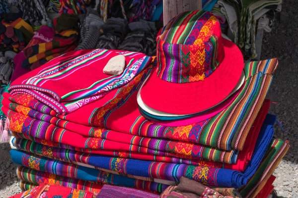 Χειροποίητα Κλωστοϋφαντουργικά Προϊόντα Αλπακά Στην Αρεκίπα Περού — Φωτογραφία Αρχείου
