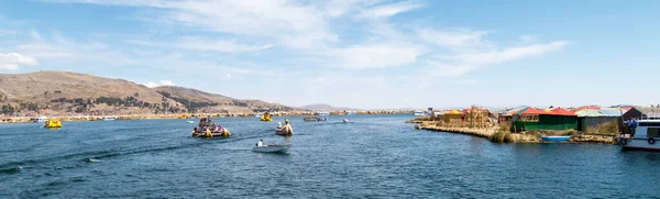 Totora Båt Uros Människor Titicaca Sjön Nära Puno Peru — Stockfoto