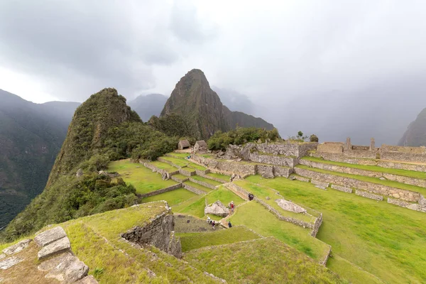 Machu Picchu Peru Okt 2018 Kilátás Turisták Látogató Romjai Elveszett — Stock Fotó