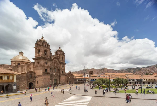 Cusco Peru Outubro 2018 Vista Pessoas Caminhando Praça Central Histórica — Fotografia de Stock