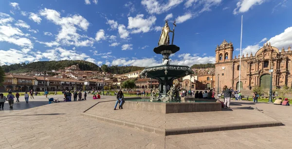 Cusco Peru Outubro 2018 Vista Pessoas Caminhando Praça Central Histórica — Fotografia de Stock