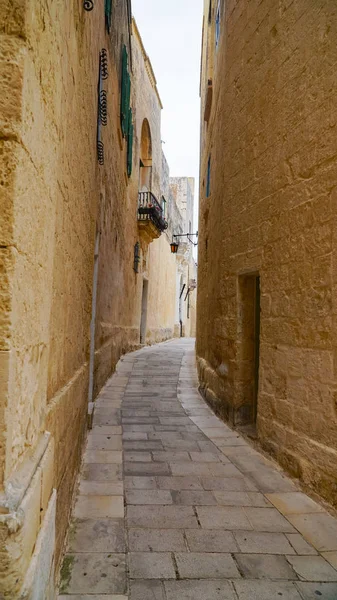 Eski Mdina, Malta ortaçağ sokaklarında yürüyüş