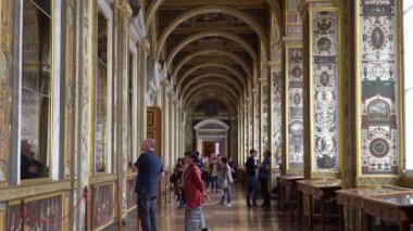 St. Petersburg, Peterhof, Rusya, Haziran 2018: Kış Sarayı. Devlet Hermitage Müzesi, St. Petersburg koridorlarında. Hermitage Müzesi, 1764 yılında kurulan dünyanın en büyük müze olduğunu.