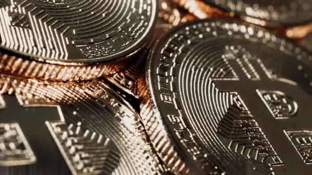 Crypto valuta gouden Bitcoin - Btc - bits munt. Macro opnamen crypto valuta Bitcoin munten draaien. Naadloze looping. — Stockvideo