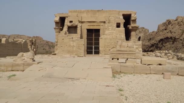 Tempio di Dendera o Tempio di Hathor. Egitto. Dendera, Denderah, è una piccola città in Egitto. Complesso del Tempio di Dendera, uno dei siti templari meglio conservati dell'antico Alto Egitto. — Video Stock