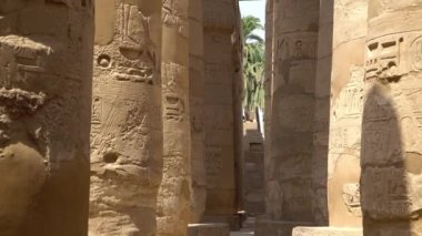 Luksor, Mısır'daki Karnak Tapınağı. Karnak Tapınağı Karnak bilinen karmaşık, çürümüş tapınaklar, Şapel, dikmesi ve diğer binalar Mısır'daki büyük bir karışımı oluşur.