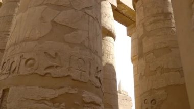 Luksor, Mısır'daki Karnak Tapınağı. Karnak Tapınağı Karnak bilinen karmaşık, çürümüş tapınaklar, Şapel, dikmesi ve diğer binalar Mısır'daki büyük bir karışımı oluşur.