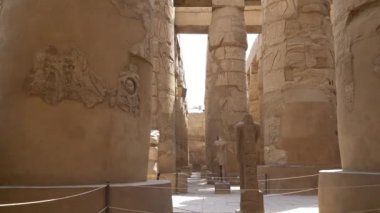 Luksor, Mısır'daki Karnak Tapınağı. Karnak Tapınağı Karnak bilinen karmaşık, çürümüş tapınaklar, Şapel, dikmesi ve diğer binalar Mısır'daki büyük bir karışımı oluşur.