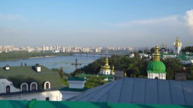 Kiev-Pechersk Lavra havadan görünümü, yaz.