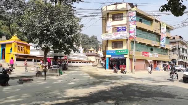 Katmandou, Népal - Octobre 2018 : Swayambhunath ou singe temle. Katmandou, Népal. Swayambhunath, ou Swayambu ou Swoyambhu, est une ancienne architecture religieuse au sommet d'une colline dans la vallée de Katmandou . — Video