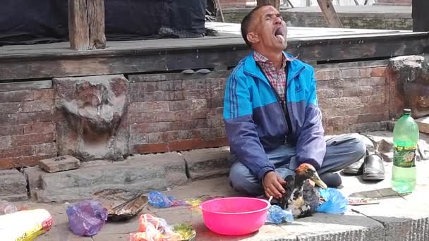 Kathmandu, nepal - Oktober 2018: durbar square in kathmandu, nepal. Der kathmandu durbar quadrat ist einer von drei durbar quadraten im kathmandu in nepal, die alle zum UNESCO-Weltkulturerbe gehören. — Stockvideo