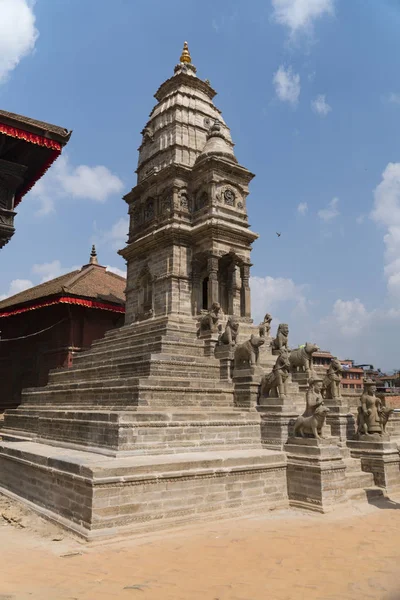 Katmandu, Nepal - Ekim 2018: Durbar square Bhaktapur Katmandu, Nepal. Bhaktapur, kelimenin tam anlamıyla yere adanmışların çevirir. Olarak da bilinen Khwopa, burası bir antik Newa şehir Katmandu Vadisi'nde, Nepal, 13 km. mesafede doğu köşesinde