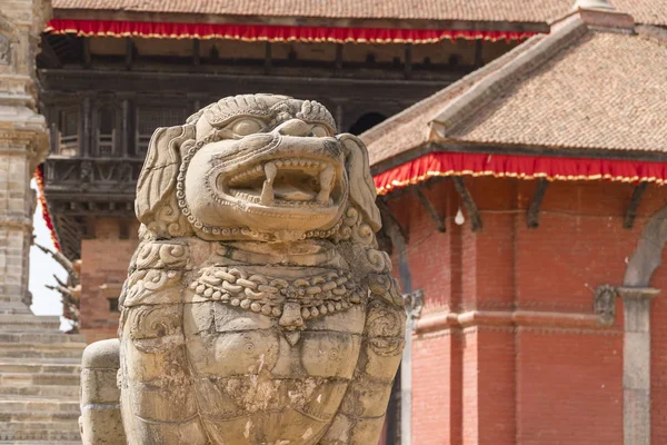 Katmandu, Nepal - Ekim 2018: Durbar square Bhaktapur Katmandu, Nepal. Bhaktapur, kelimenin tam anlamıyla yere adanmışların çevirir. Olarak da bilinen Khwopa, burası bir antik Newa şehir Katmandu Vadisi'nde, Nepal, 13 km. mesafede doğu köşesinde