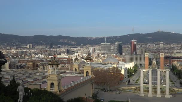 Barcelona, Španělsko - cca 2019: Ráno v Barcelona Plaza de Espana, Plaza Španělska, Barcelona, Španělsko. — Stock video