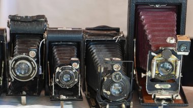 Eski fotoğraf makinesi fotoğraf. Antika fotoğraf makinesi katlama.