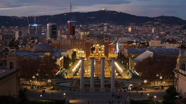 Barcelona noite Placa De Espana, Praça da Espanha, Barcelona, Espanha . — Fotografia de Stock