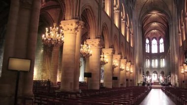 Paris, Fransa - 22 Mart 2016: Notre Dame de Paris'in İçişleri. Fransa. Notre Dame inşaat 1163 yılında başladı ve yıl 1345 yılında tamamlandı.