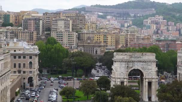 Cenova eski kent hava görünümü. Genova Skyline, Italya. Victory Arch ile Genova Zafer Meydanı. — Stok video