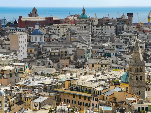 Vista aérea del casco antiguo de Génova. Genova Skyline, Italia . — Foto de Stock