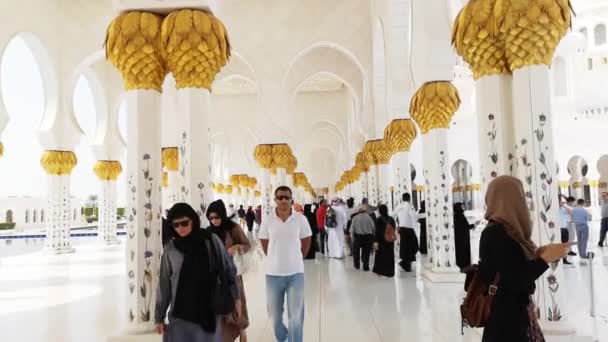 Abu Dhabi Emiratos Árabes Unidos Octubre 2018 Mezquita Sheikh Zayed — Vídeo de stock