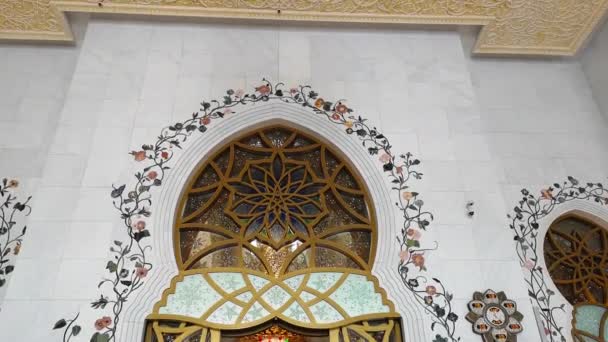 阿布扎比 阿拉伯联合酋长国 2018年10月 谢赫扎耶德 阿勒纳哈扬清真寺 谢赫扎耶德大清真寺位于阿拉伯联合酋长国首都阿布扎比 — 图库视频影像