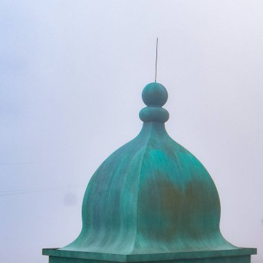 Genting Highland 'ın tepesinden binaların manzarası Genting Highlands' ın Pahang, Malezya 'daki açık hava parkının sisli manzarası.