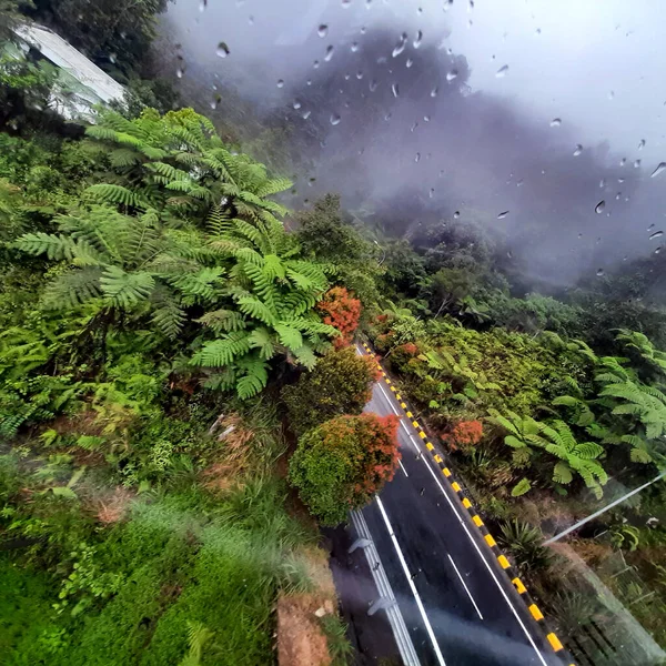 Vista Della Funivia Genting Altopiano Con Acqua Caduta Sul Vetro — Foto Stock