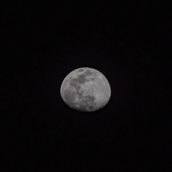 夜空に満月 空に偉大なスーパームーン — ストック写真
