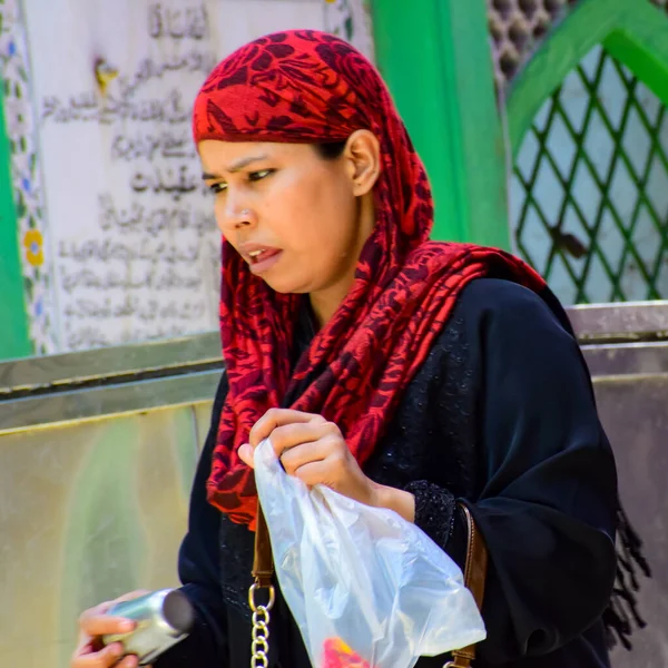 New Delhi India March 2020 Man Hazrat Nizamuddin Dargah Day — Stock Photo, Image