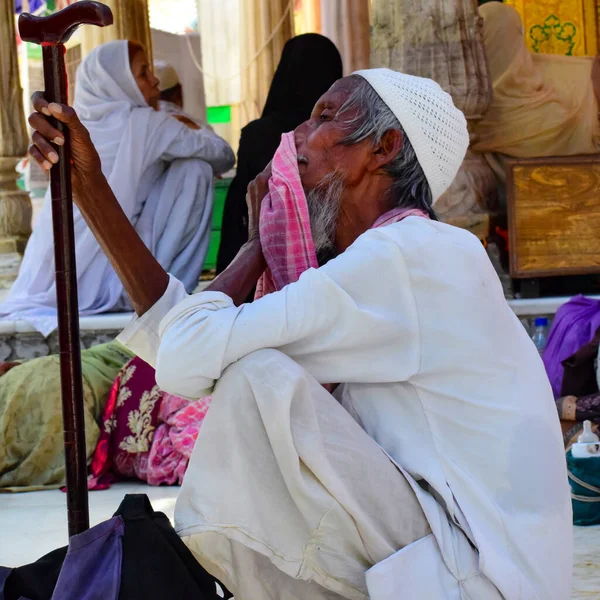 New Delhi Inde Mars 2020 Homme Intérieur Hazrat Nizamuddin Dargah — Photo