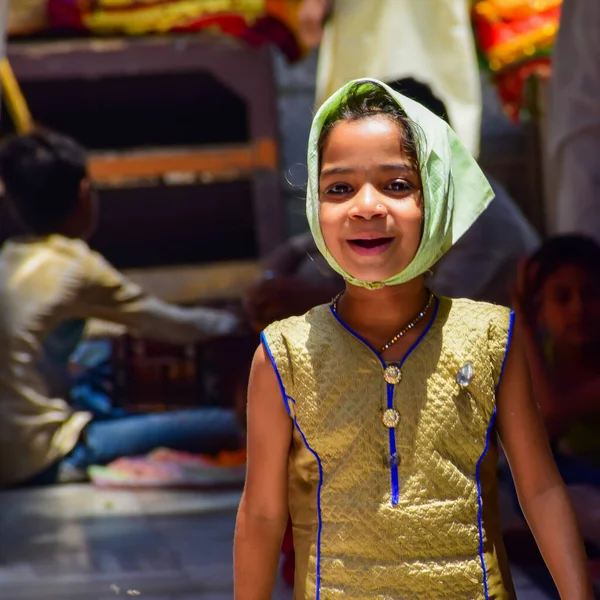 New Delhi India Березня 2020 Дитина Всередині Hazrat Nizamuddin Dargah — стокове фото