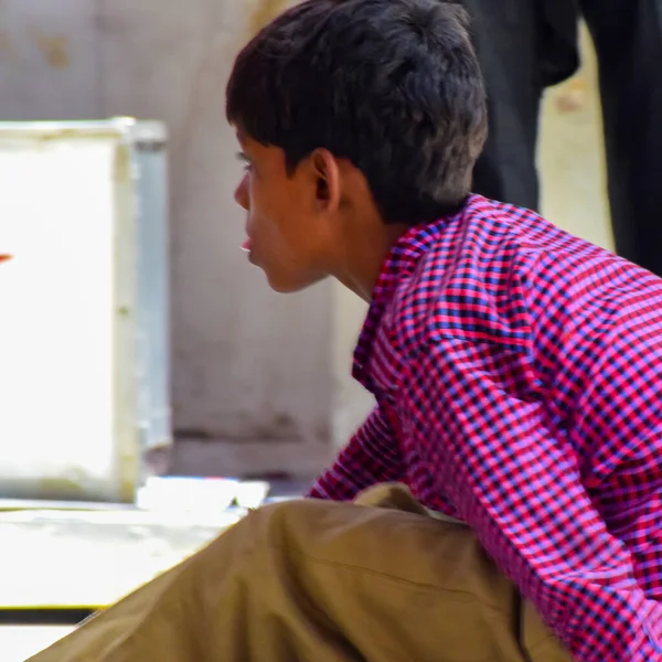 Нью Дели Индия Марта 2020 Ребенок Внутри Хазрат Низамуддин Дарга — стоковое фото