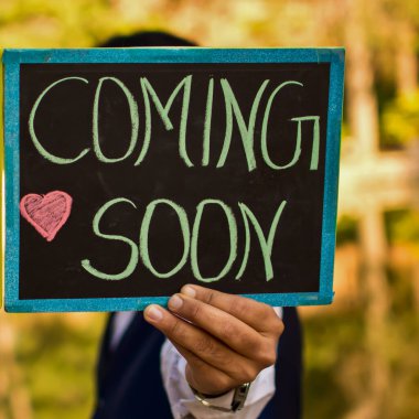 Yeni Delhi Hindistan 3 Mart 2020 - Delhi 'de Lodhi Road' da doğan bebeğe annelik pozu