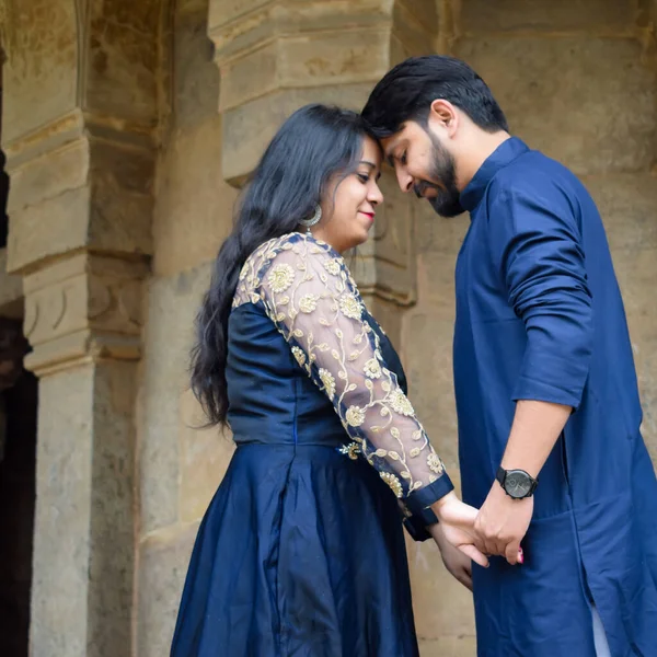 Nueva Delhi India Noviembre 2019 Una Pose Pareja Para Sesión —  Fotos de Stock