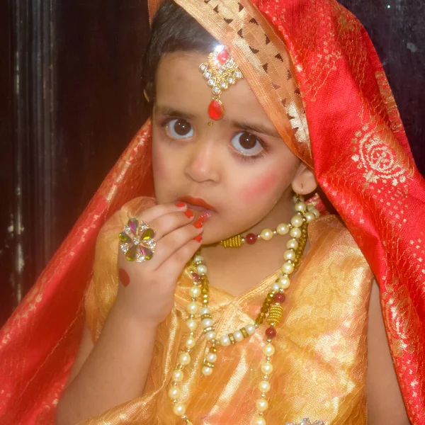 Miúdo Indiano Bonito Vestido Como Pequeno Lorde Radha Por Ocasião — Fotografia de Stock